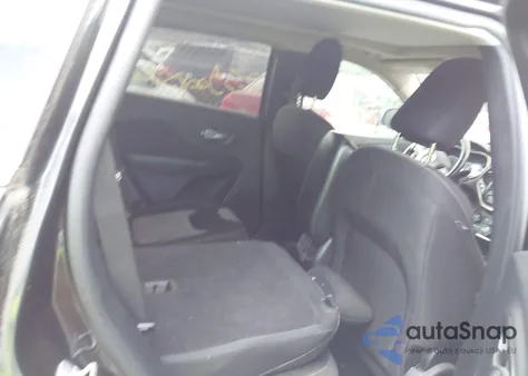 2014 Jeep Cherokee Latitude из США, поврежденный, VIN 1C4PJMCS2EW121973